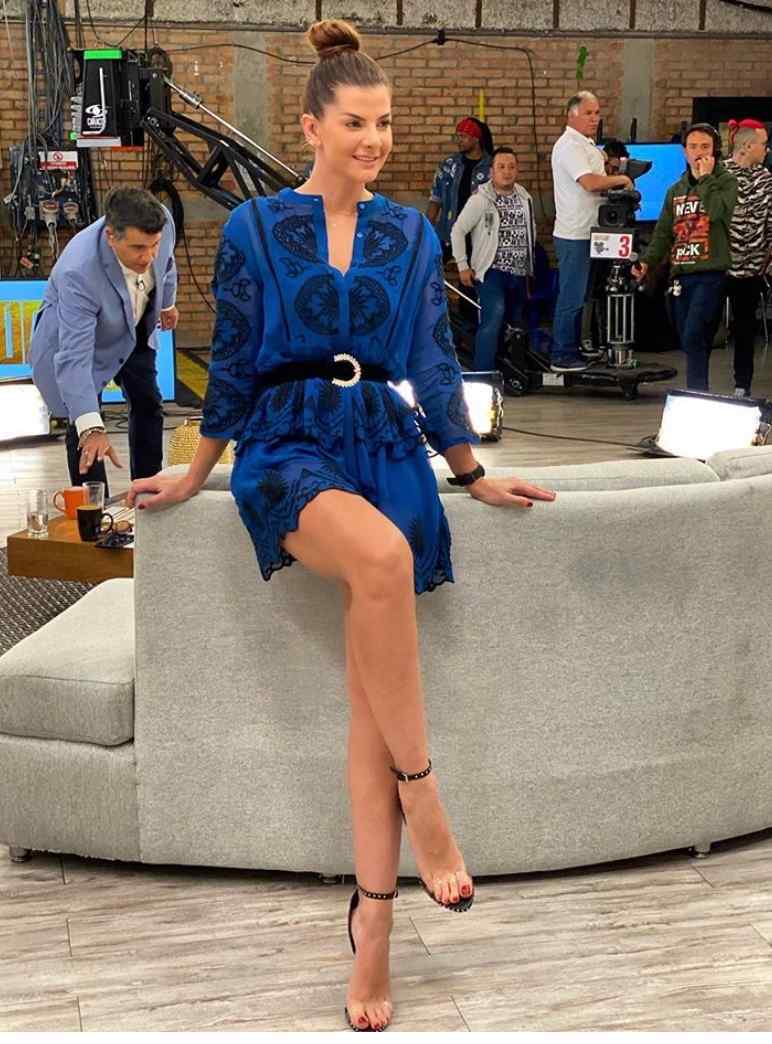 carolina cruz feet 1