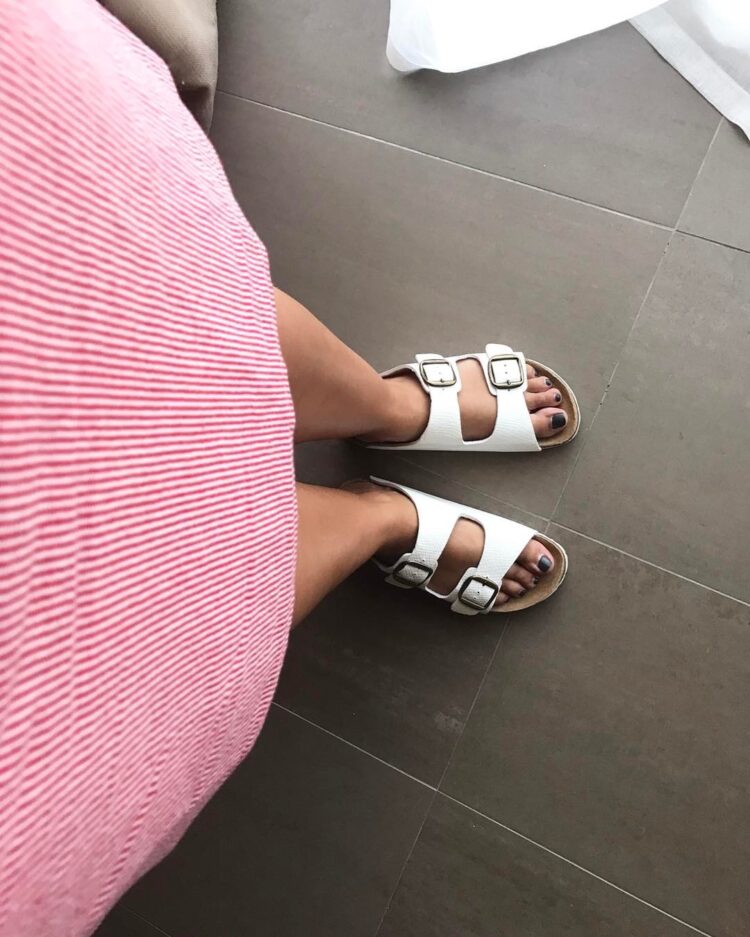 carolina deslandes feet 1