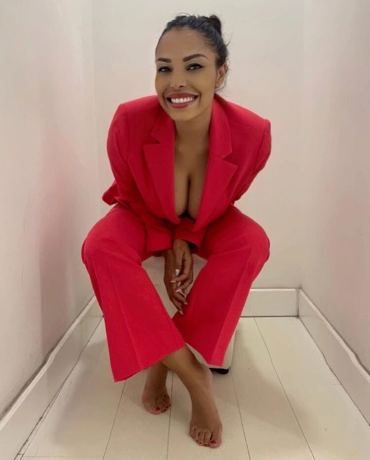 carolina marconi feet 1