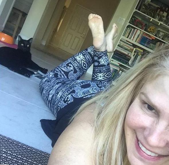 carolina perpetuo feet 1