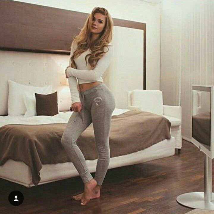 carolina ramirez feet 4