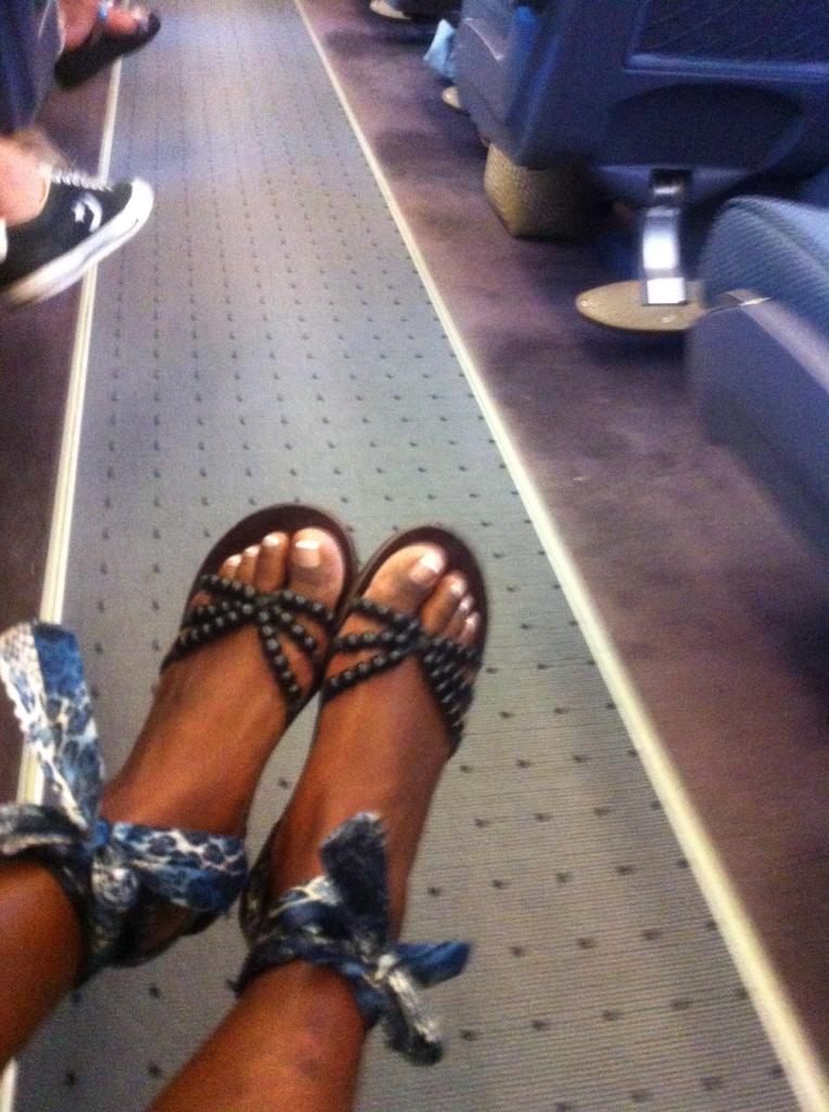 carolina sobe feet 1