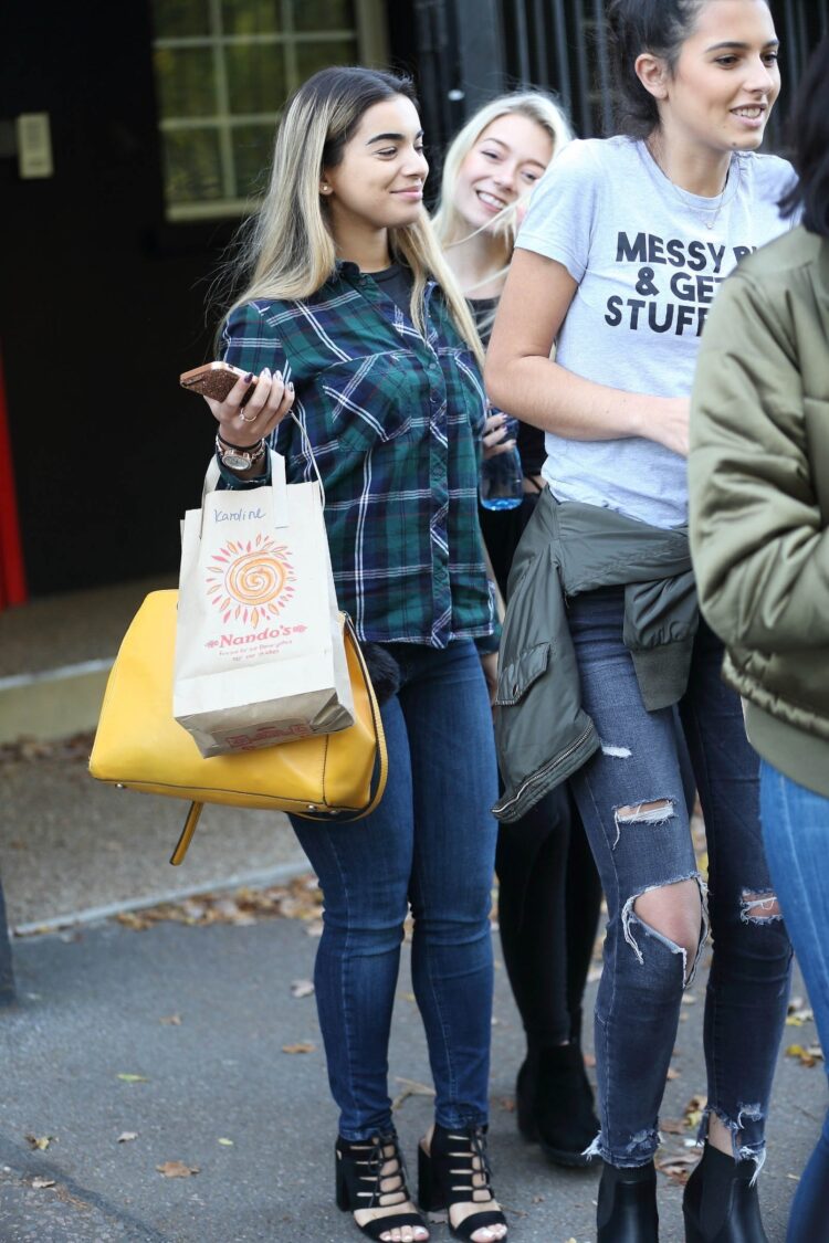 caroline alvares feet 1