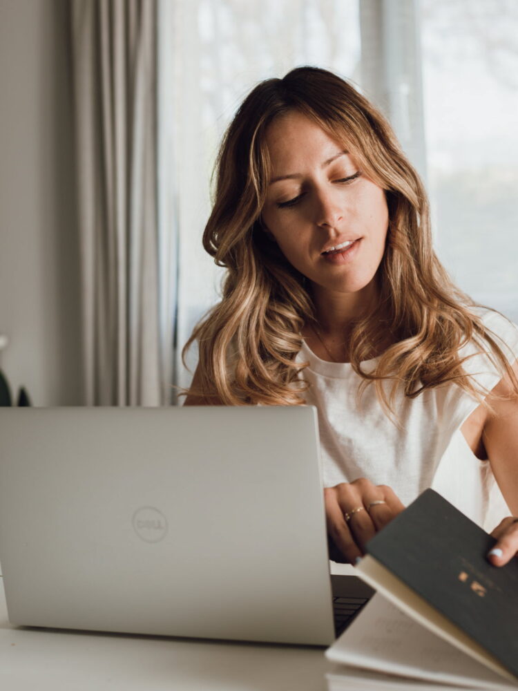 caroline bassac feet 2