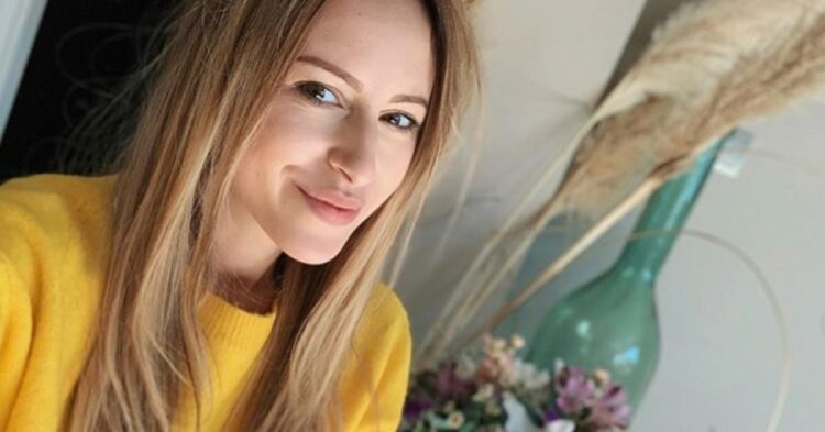 caroline bassac feet 5