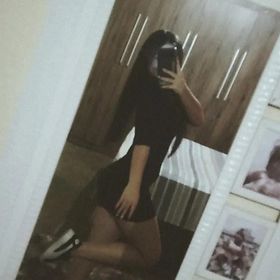 caroline borges feet 3