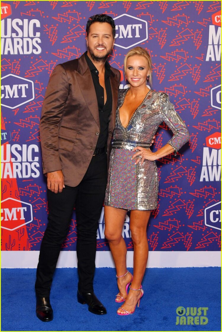 caroline bryan feet 6