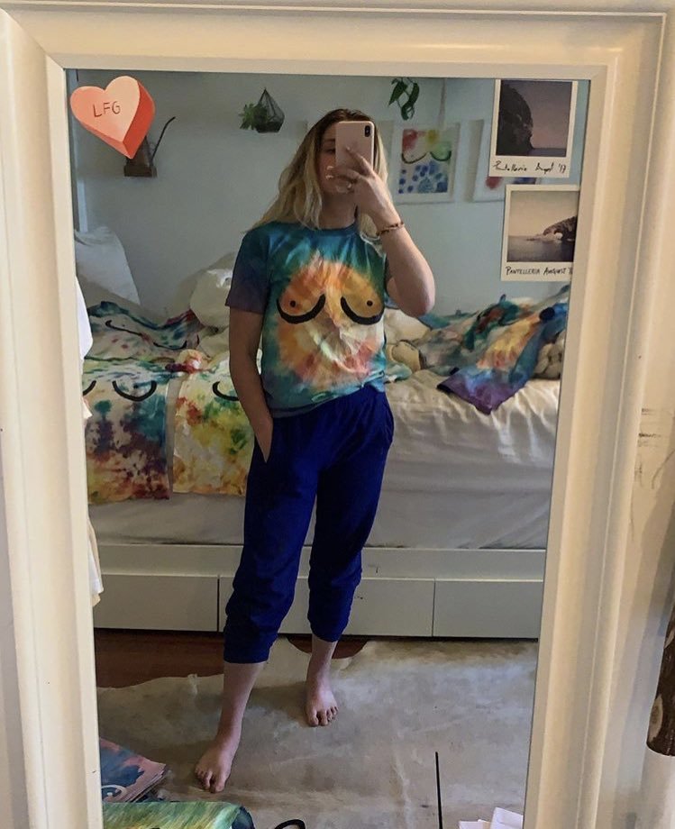 caroline calloway feet 1