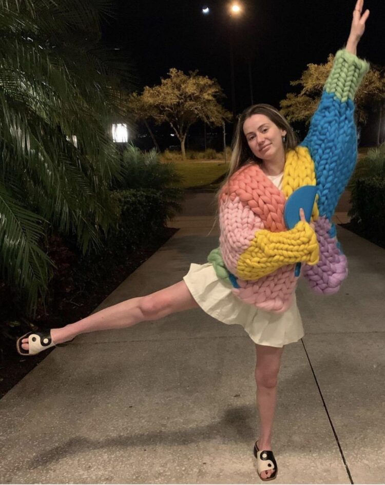 caroline calloway feet 3