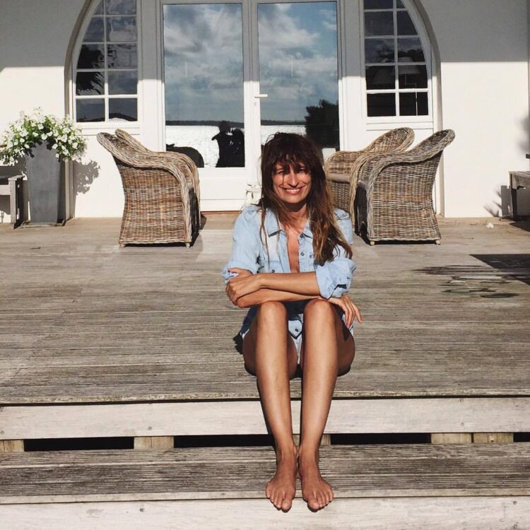 caroline de maigret feet 3
