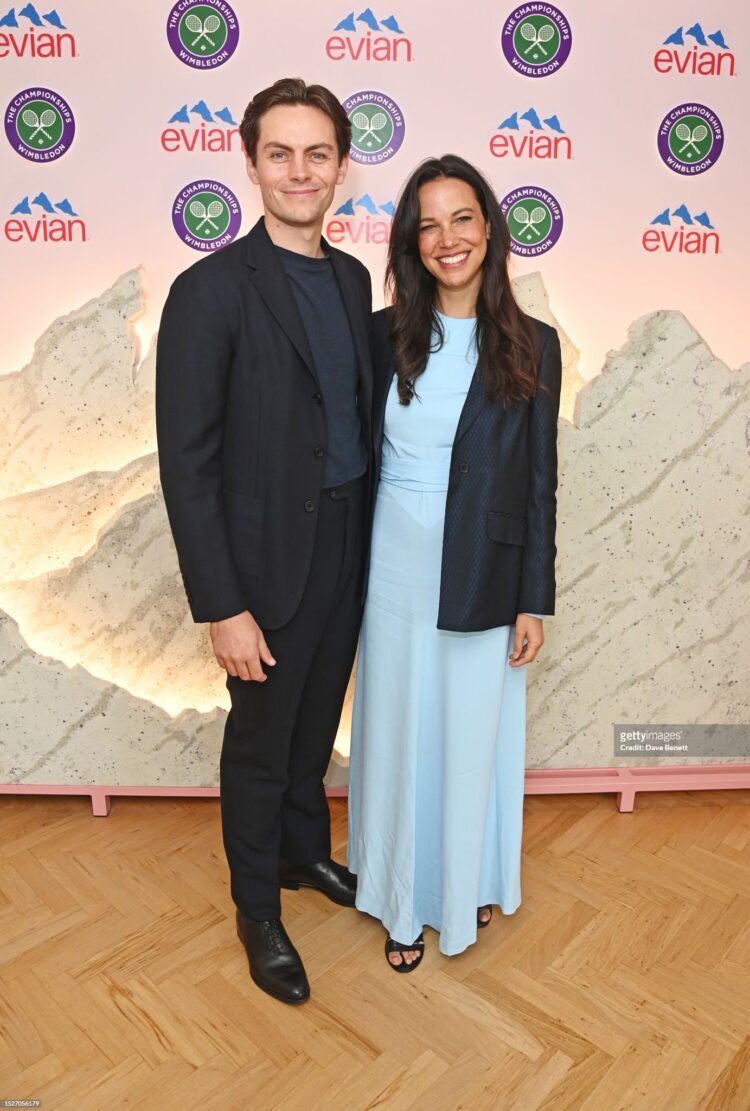 caroline ford feet 6