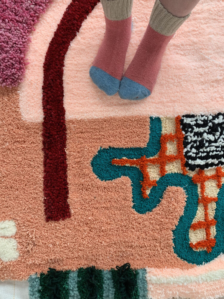 caroline kaufman feet scaled