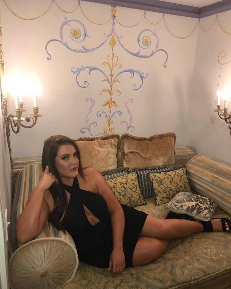 caroline kraddick feet 6