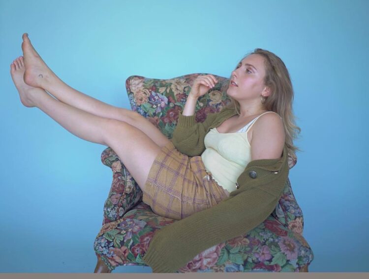 caroline pennell feet 2