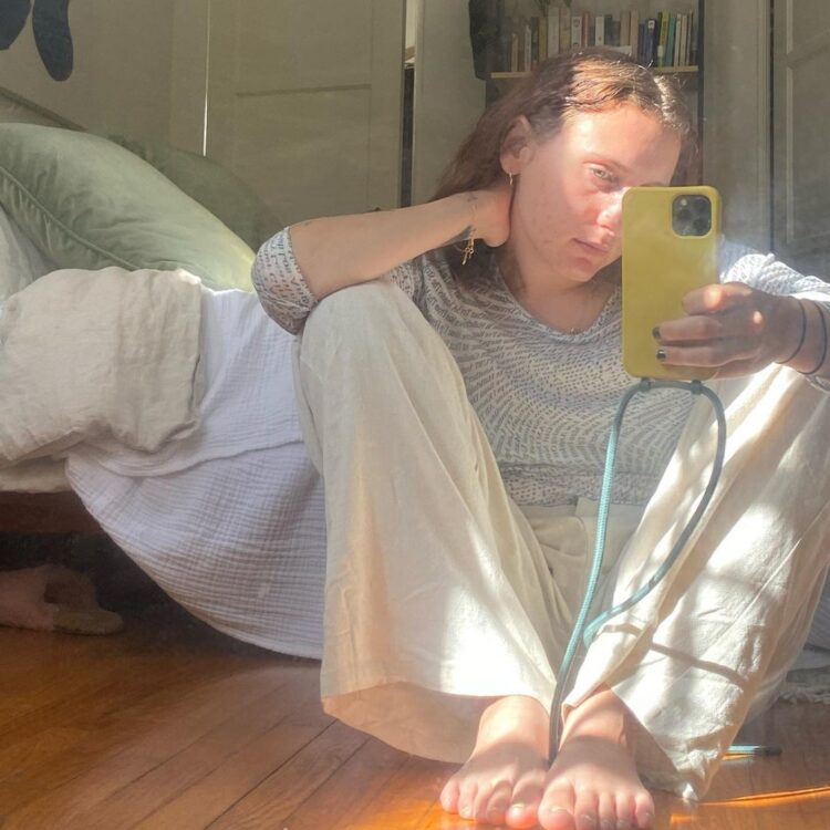 caroline pennell feet