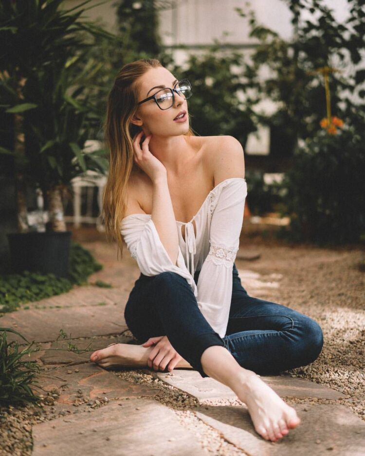 caroline ward feet 1