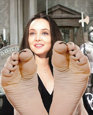 caroline watson feet 5