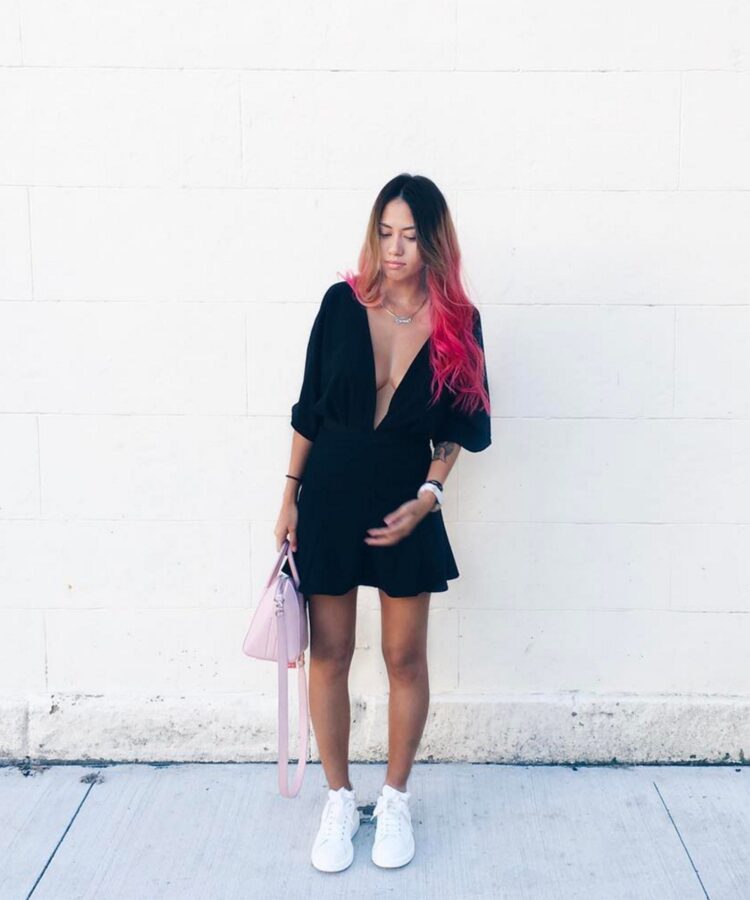 caroll lynn van den brom feet 2