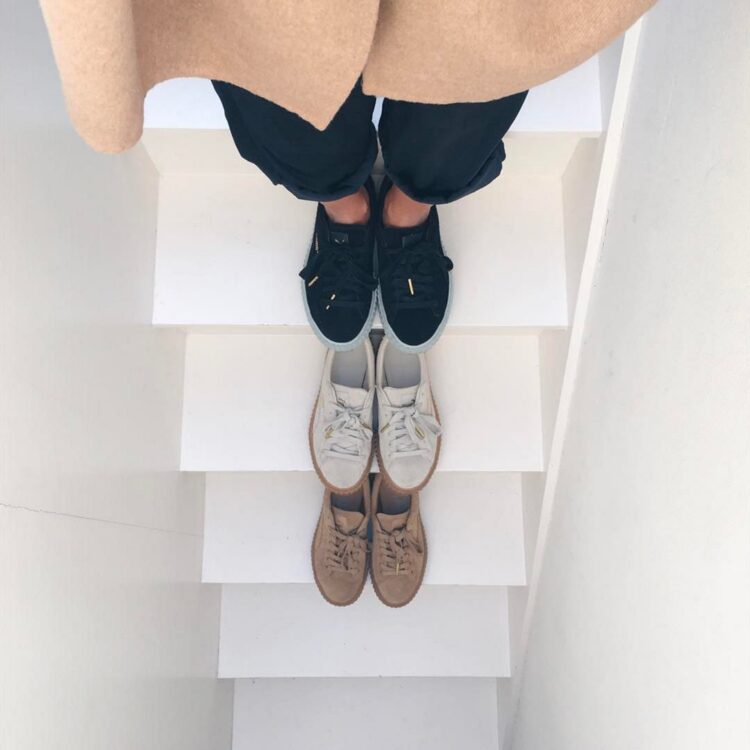 caroll lynn van den brom feet 5