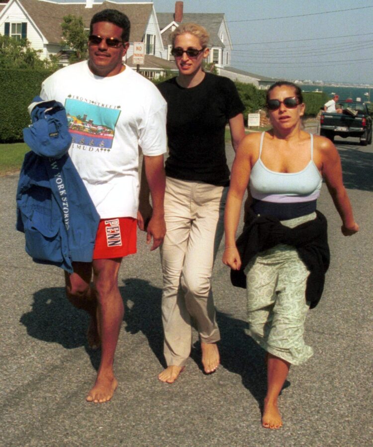 carolyn bessette kennedy feet