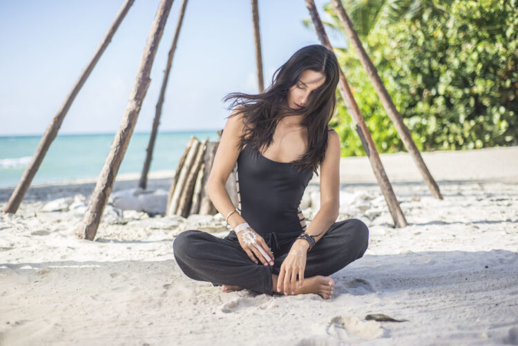 carolyn whitney feet scaled