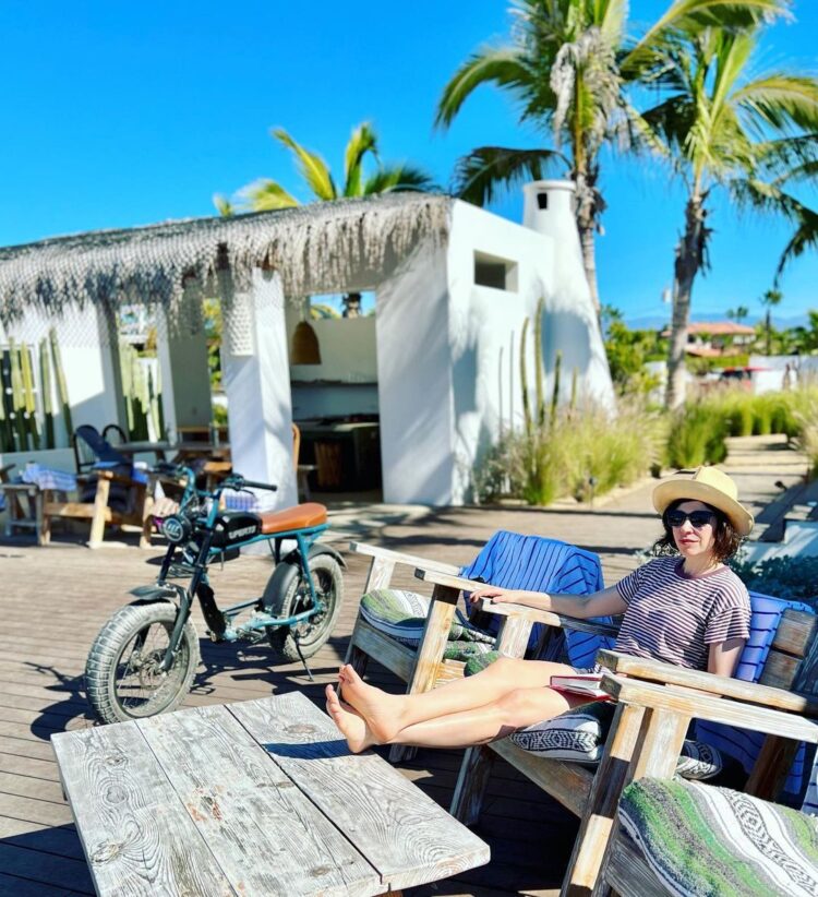 carrie brownstein feet 6