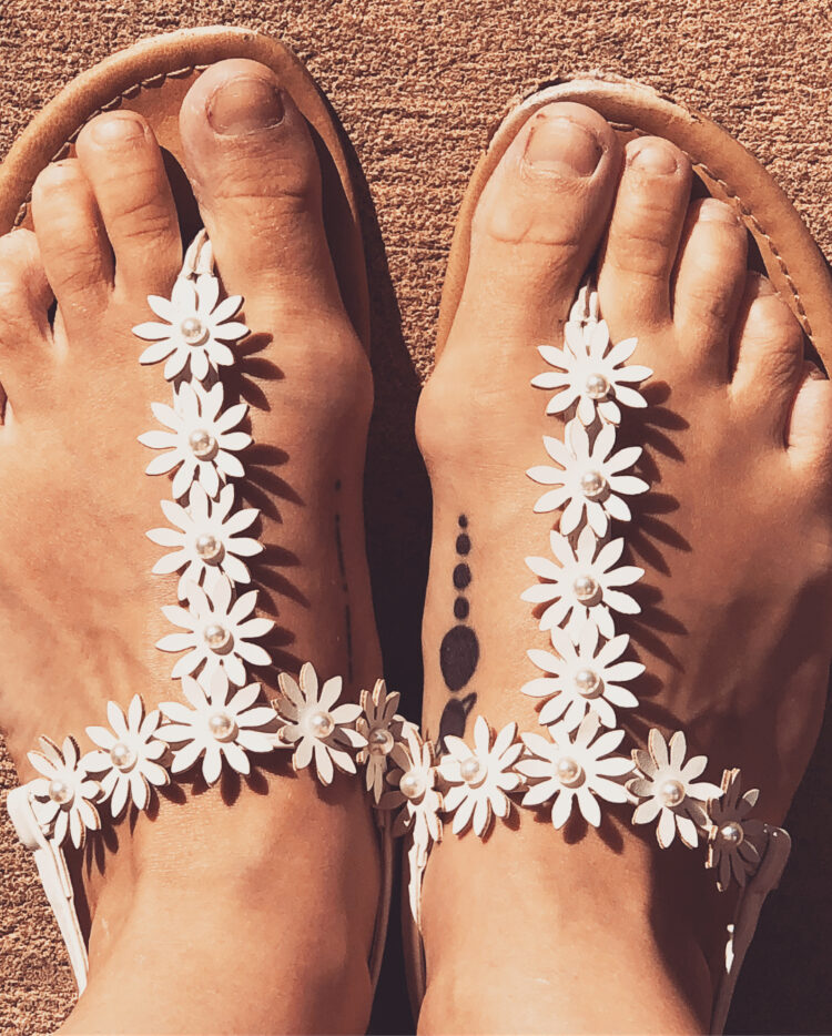 carrie hope fletcher feet 1