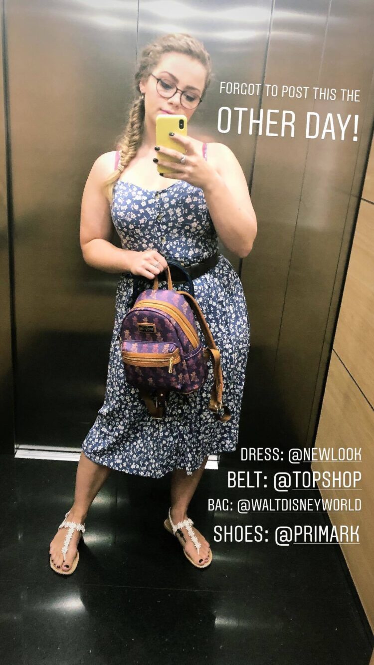 carrie hope fletcher feet 5