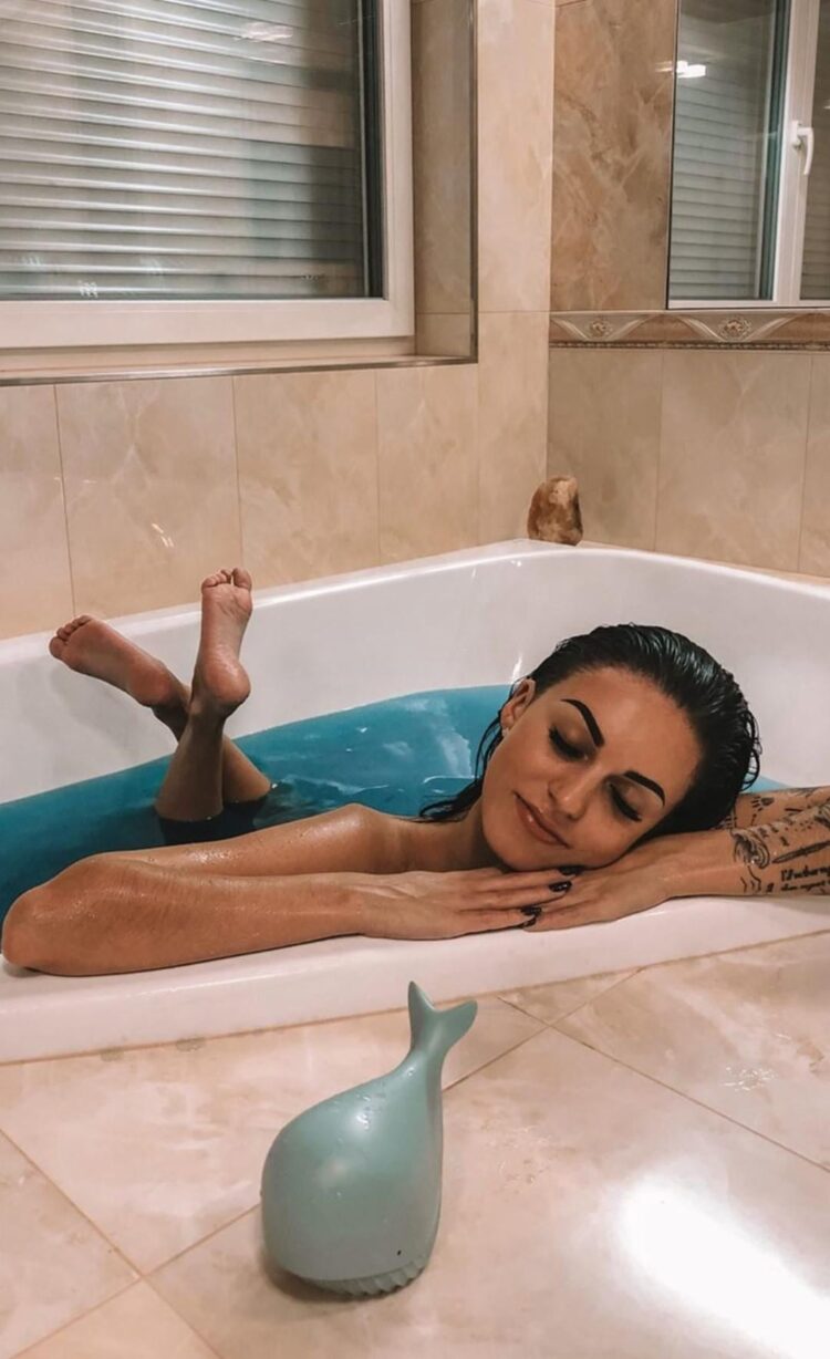 carrie kirsten feet 2