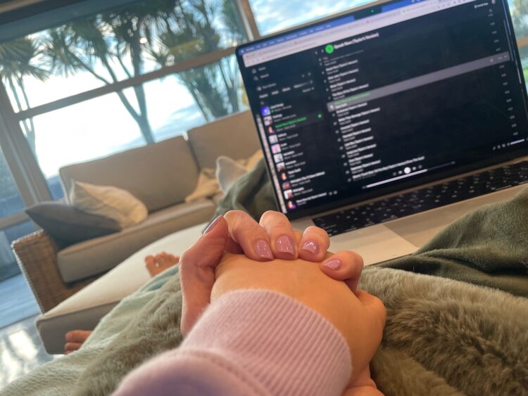 casaundra mae feet 5