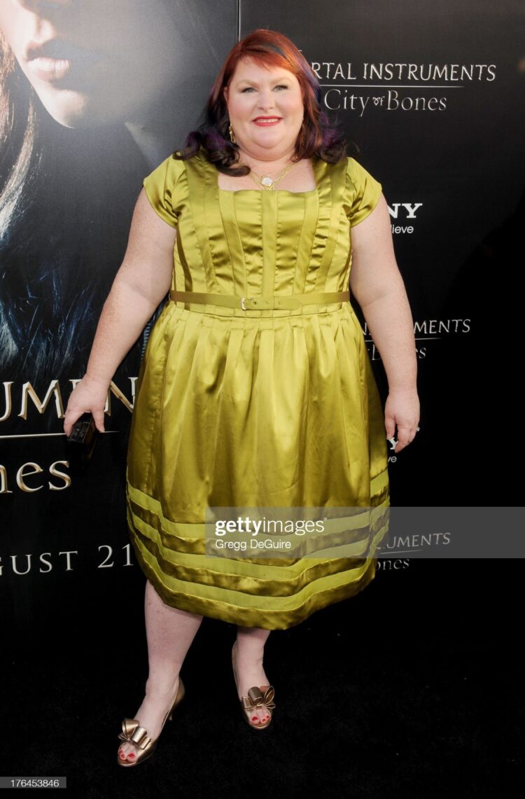 cassandra clare feet 3