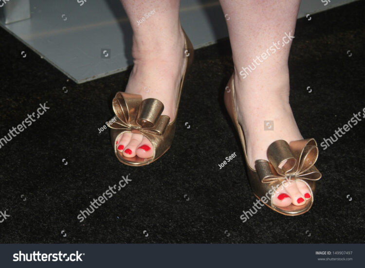 cassandra clare feet
