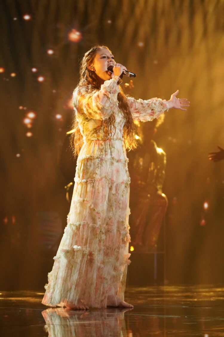 cassandra coleman feet 6 scaled