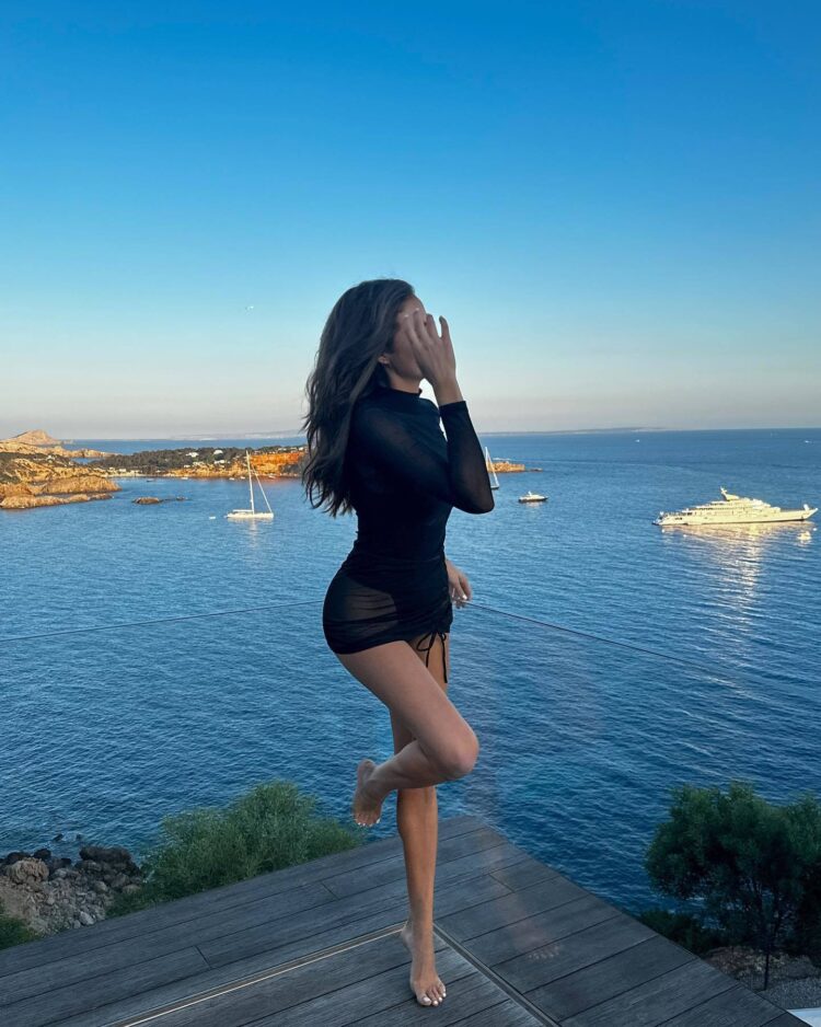 cassandra kunze feet 6