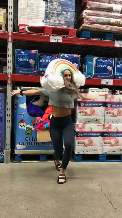 cassandra martin feet 5