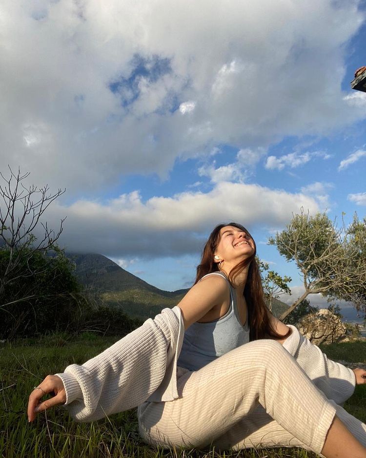 cassandra sheryl lee feet 5