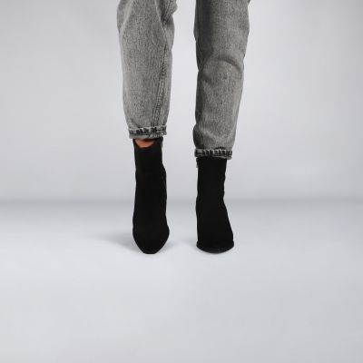 cassidy black feet 6