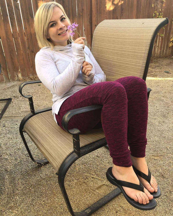 cassie hollister feet 6
