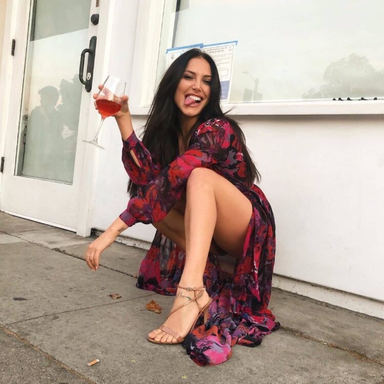 cassie isabel feet 5