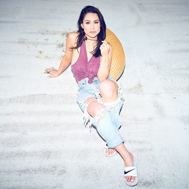 cassie steele feet 1