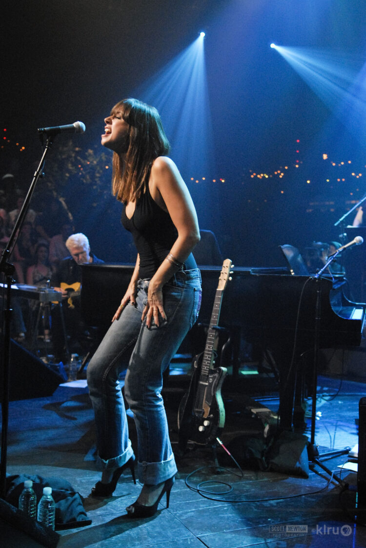 cat power feet 6