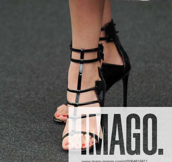 catalina denis feet 4