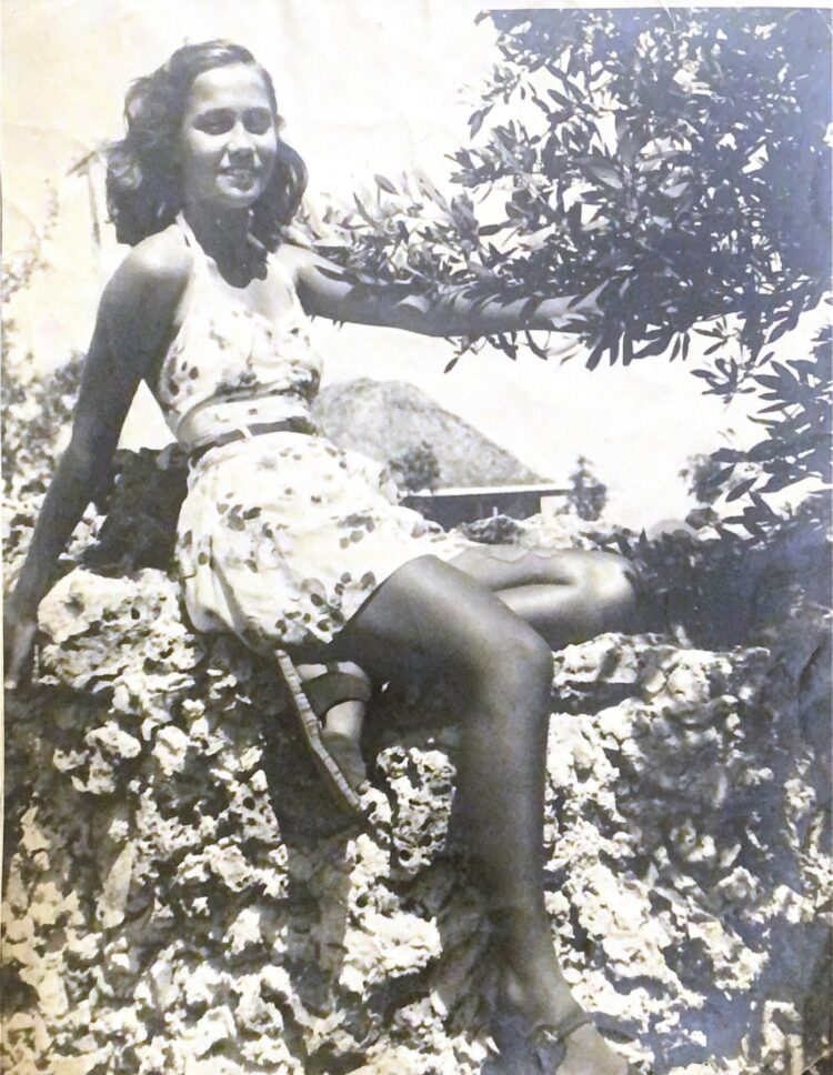 catalina fernandez feet 4