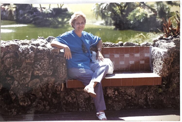 catalina fernandez feet 5