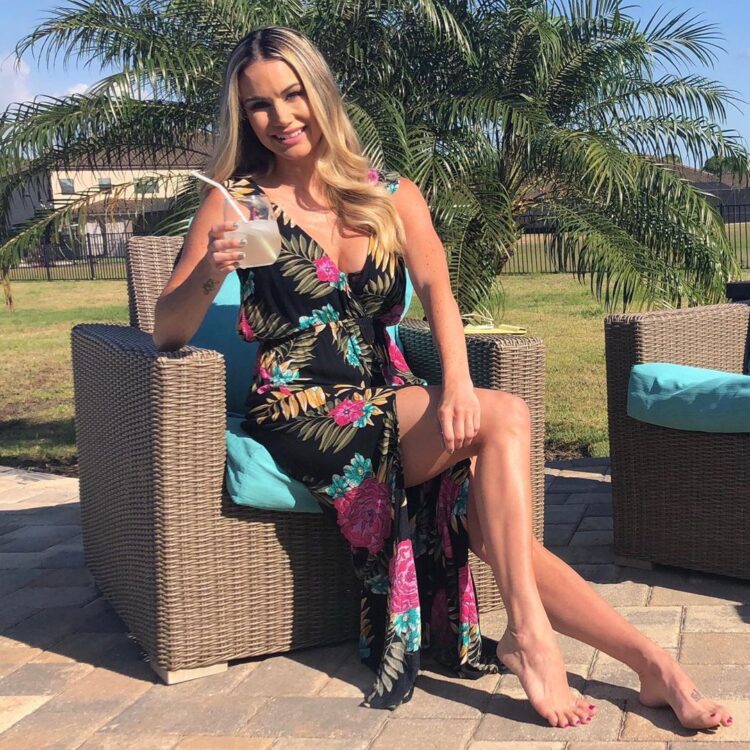 catalina white feet 6