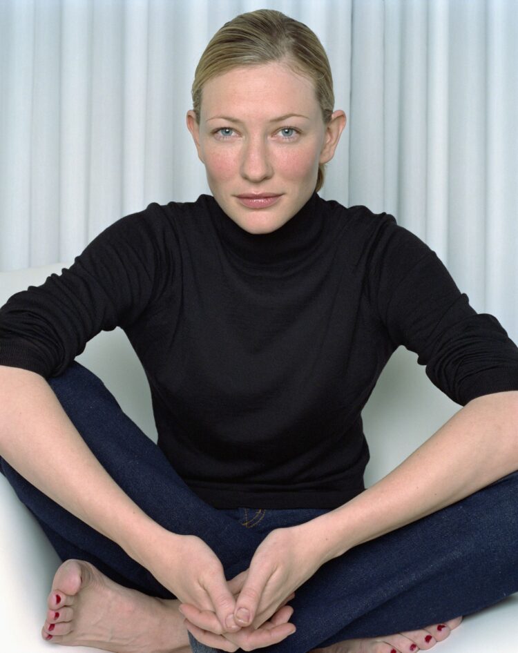 cate blanchett feet 1
