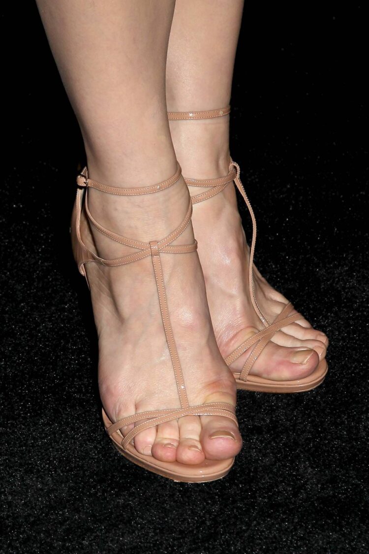 cate blanchett feet