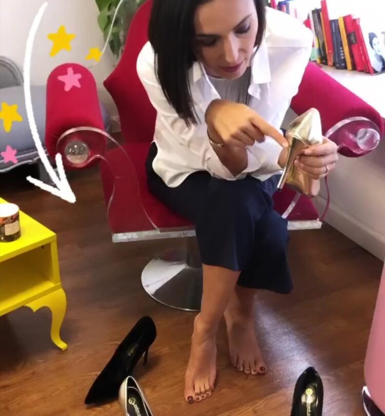 caterina balivo feet