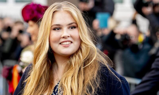 catharina amalia princess of orange feet 3