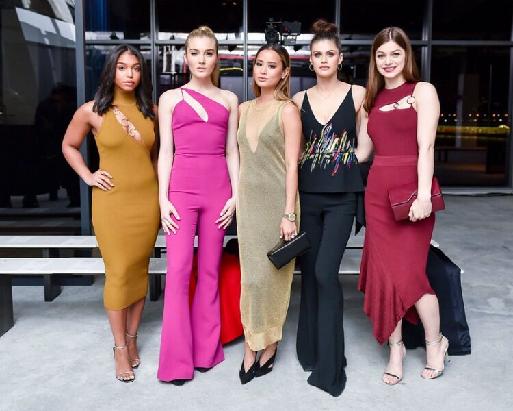 catharine daddario feet 5